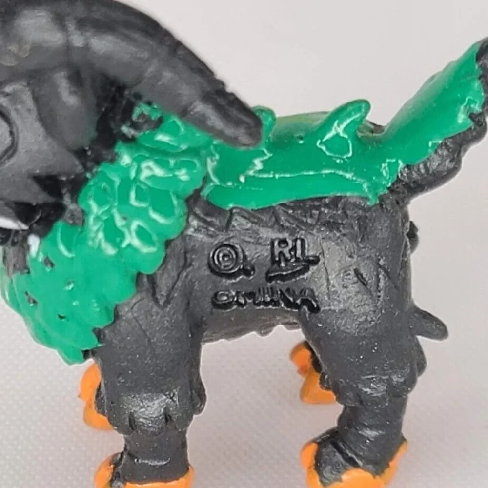 Pokemon 2000s Mini Vinyl R/L W Gumball Miniature Size Gogoat Action Figure B3 - Picture 8 of 11